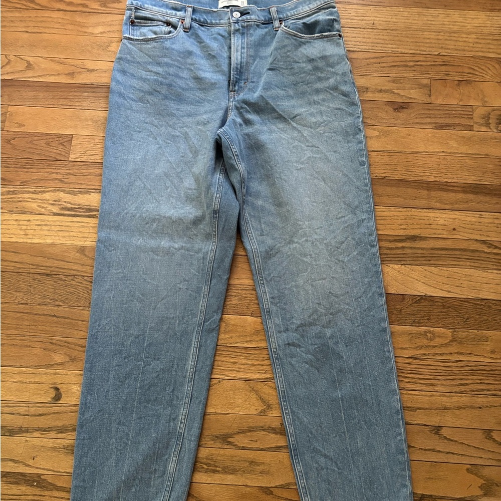 Abercrombie and Fitch Mom jeans fit in light blue
